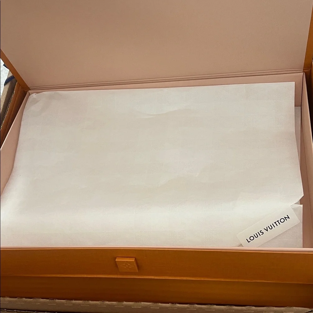Louis Vuitton Orange Gift Box, Blue Ribbon, envelope, tag, tissue 16 x 11 x 2 - Picture 4 of 4